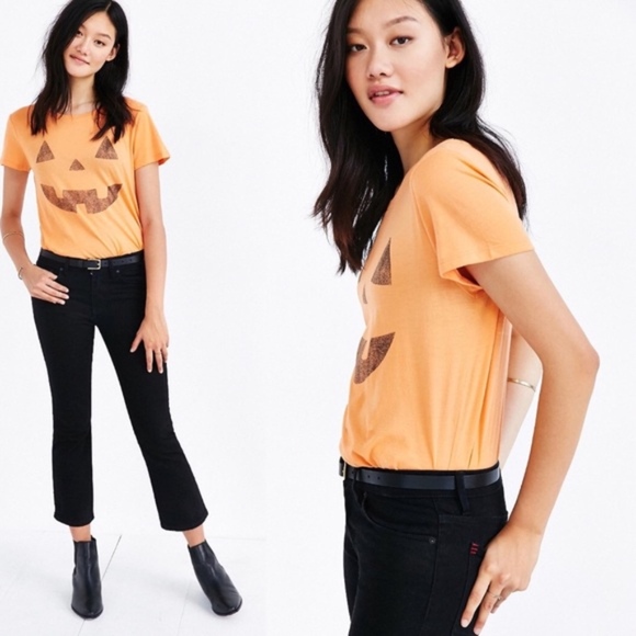 Urban Outfitters Pumpkin Tee Shirt Halloween Women’s size XS orange - Picture 6 of 6